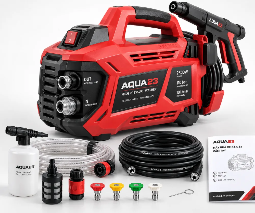 AQUA23 cùng bộ phụ kiện: bình tạo bọt, ống cấp nước, dây cao áp, 4 đầu phun, lọc nước và sách hướng dẫn.
